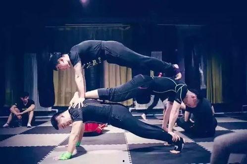 成人搏击课同步视频,同步视频中的实战技巧解析